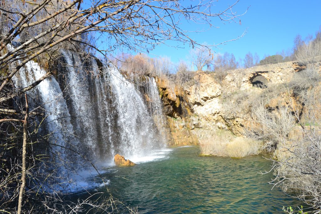 campingorea-galeria-cascada